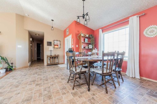 734082B Range Road 51, Sexsmith, AB - Indoor Photo Showing Dining Room
