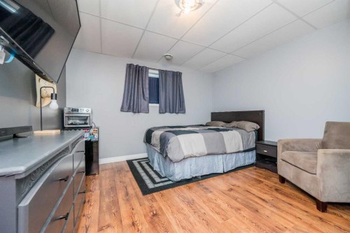 734082B Range Road 51, Sexsmith, AB - Indoor Photo Showing Bedroom