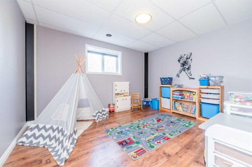 734082B Range Road 51, Sexsmith, AB - Indoor Photo Showing Bedroom