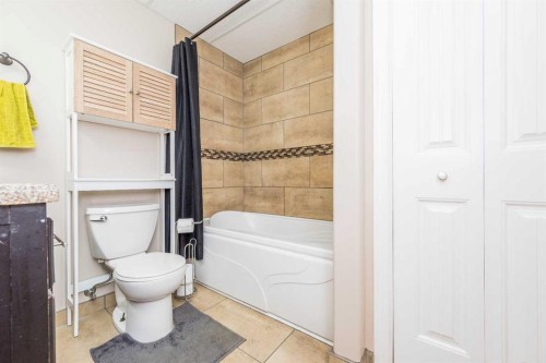734082B Range Road 51, Sexsmith, AB - Indoor Photo Showing Bathroom