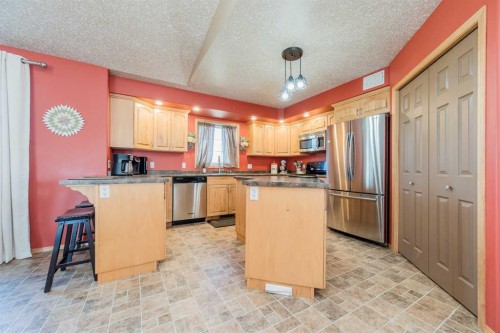 734082B Range Road 51, Sexsmith, AB - Indoor Photo Showing Kitchen