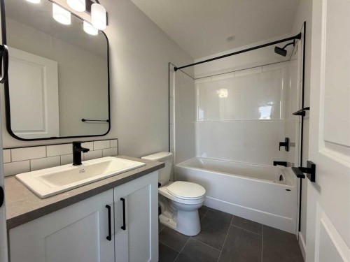 8570 72 Avenue, Grande Prairie, AB - Indoor Photo Showing Bathroom