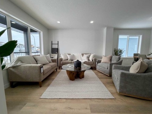 8570 72 Avenue, Grande Prairie, AB - Indoor Photo Showing Living Room