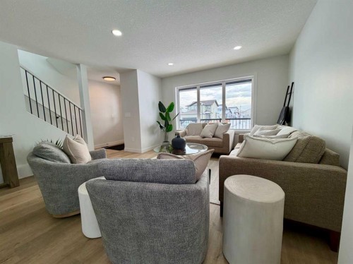 8570 72 Avenue, Grande Prairie, AB - Indoor Photo Showing Living Room