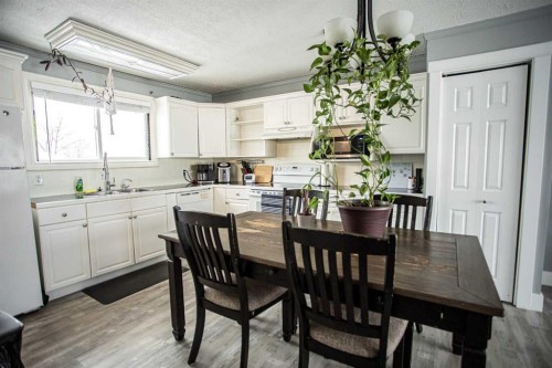 10011 100 Street, High Level, AB - Indoor