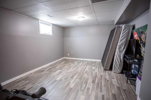 10011 100 Street, High Level, AB - Indoor Photo Showing Other Room