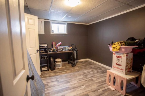 10011 100 Street, High Level, AB - Indoor