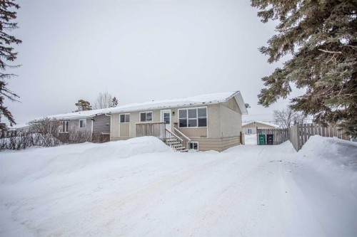 10011 100 Street, High Level, AB - Outdoor