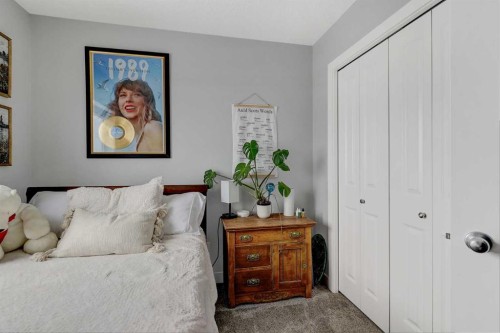 9515B 112 Avenue, Clairmont, AB - Indoor Photo Showing Bedroom