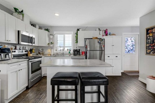 9515B 112 Avenue, Clairmont, AB - Indoor Photo Showing Kitchen