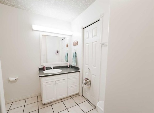 9105 Forest Street, La Crete, AB 