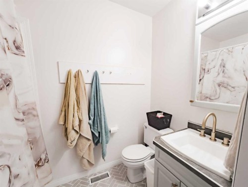 9105 Forest Street, La Crete, AB 