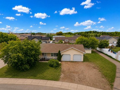 9105 Forest Street, La Crete, AB 