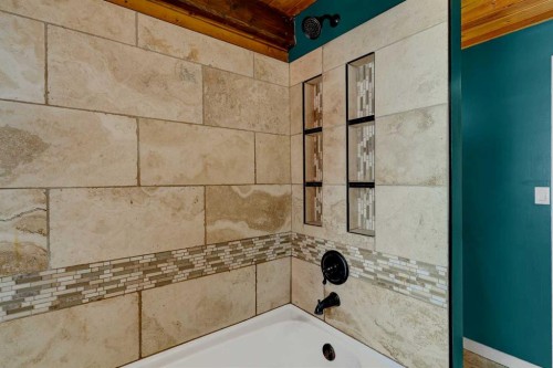 730080 Range Road 32, Teepee Creek, AB - Indoor Photo Showing Bathroom