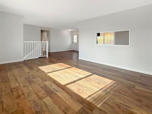 10250 97Th Avenue, Grande Cache, AB - Indoor Photo Showing Living Room