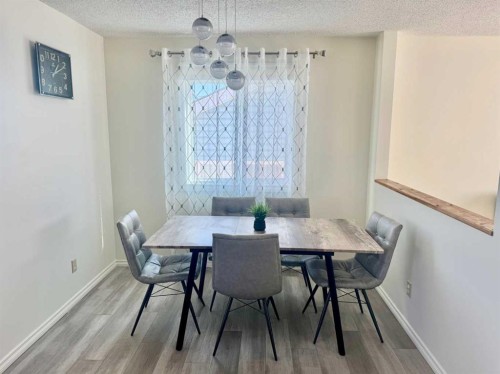 116 Central Avenue Nw, Falher, AB - Indoor Photo Showing Dining Room