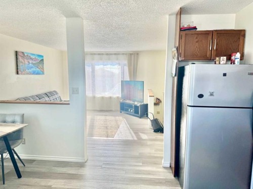 116 Central Avenue Nw, Falher, AB - Indoor