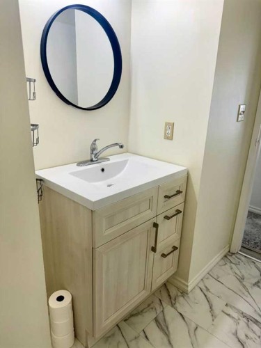 116 Central Avenue Nw, Falher, AB - Indoor Photo Showing Bathroom