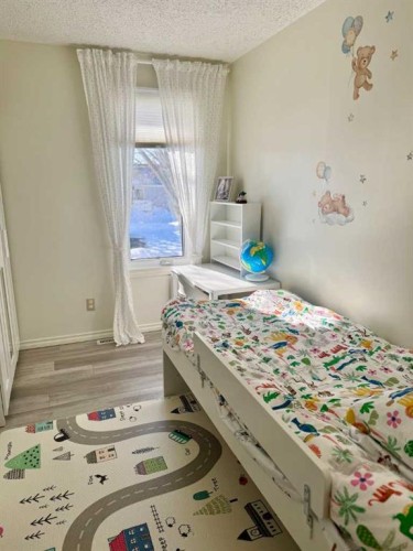 116 Central Avenue Nw, Falher, AB - Indoor Photo Showing Bedroom