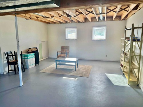 116 Central Avenue Nw, Falher, AB - Indoor