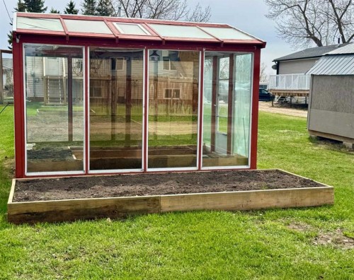 116 Central Avenue Nw, Falher, AB - Outdoor