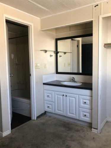 9908 105 Street, High Level, AB - Indoor Photo Showing Other Room