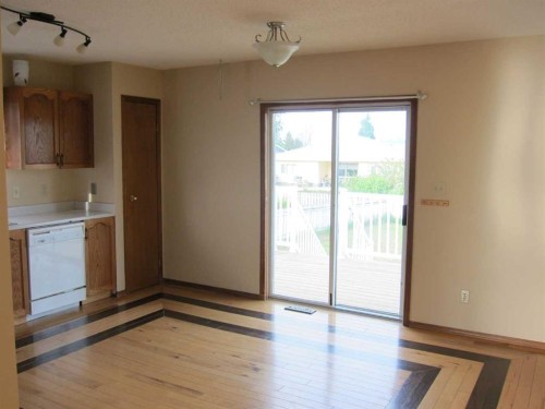 4306 53 Street, Grimshaw, AB - Indoor Photo Showing Other Room