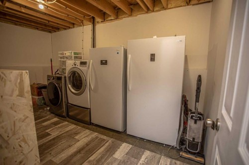 3 Boyer Close, High Level, AB - Indoor Photo Showing Laundry Room