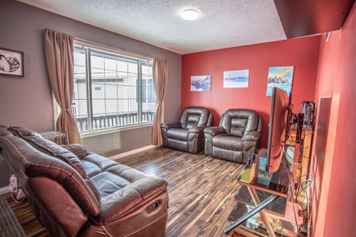 3 Boyer Close, High Level, AB - Indoor Photo Showing Living Room