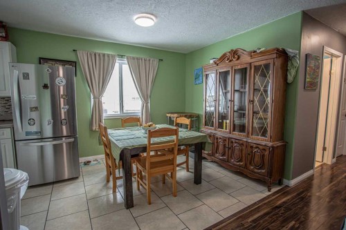 3 Boyer Close, High Level, AB - Indoor Photo Showing Dining Room