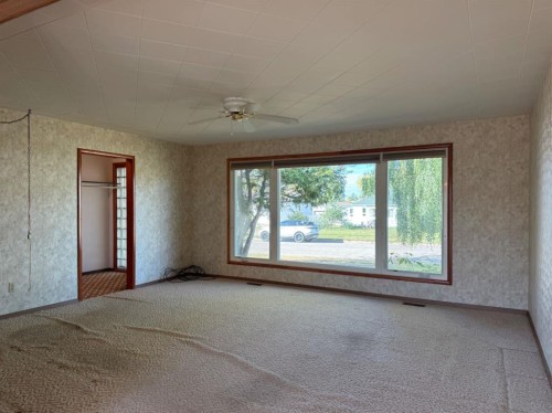 10317 114 Street, Fairview, AB 