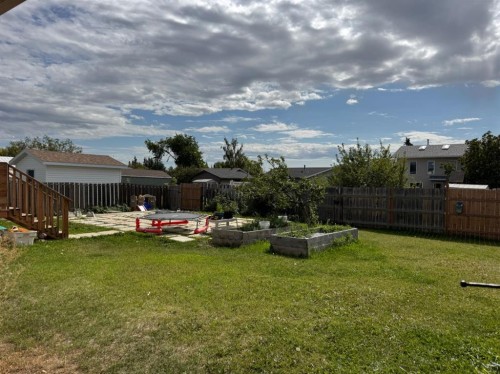 11721 103 Avenue, Fairview, AB - Outdoor