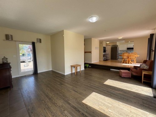 11721 103 Avenue, Fairview, AB - Indoor Photo Showing Living Room