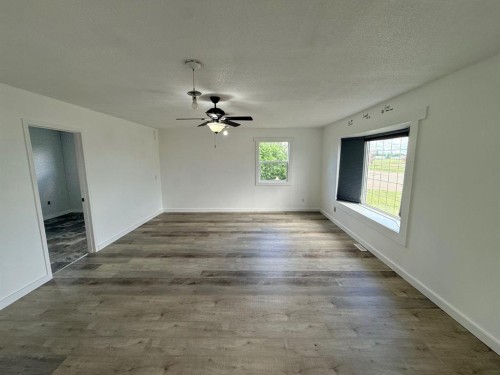 10202 99 Ave, La Crete, AB 