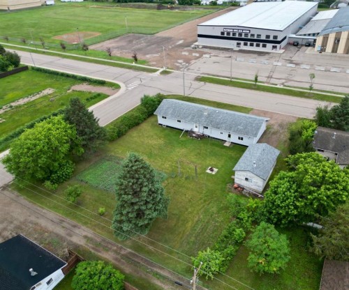 10202 99 Ave, La Crete, AB 
