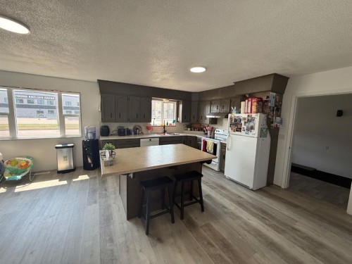 10202 99 Ave, La Crete, AB - Indoor Photo Showing Other Room