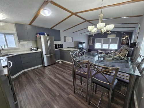 5206 55 Avenue, Grimshaw, AB - Indoor