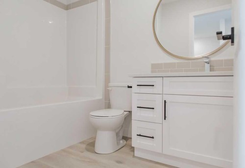 11413 95 Street, Clairmont, AB - Indoor Photo Showing Bathroom