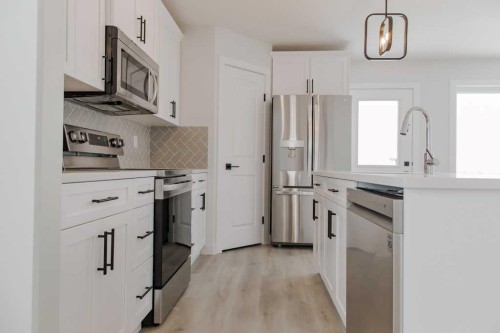 11413 95 Street, Clairmont, AB - Indoor Photo Showing Kitchen