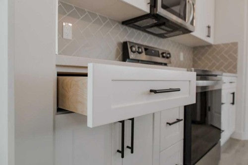 11413 95 Street, Clairmont, AB - Indoor Photo Showing Kitchen