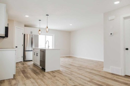 11405 95 Street, Clairmont, AB - Indoor Photo Showing Kitchen With Upgraded Kitchen