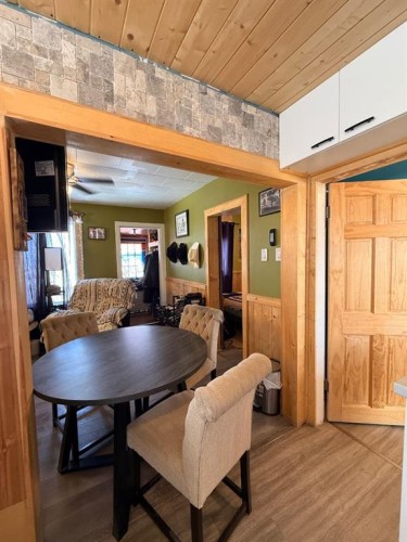4824 47 Avenue, Spirit River, AB - Indoor Photo Showing Dining Room