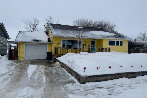 8706 95 Street  Peace River, AB T8S 1M7