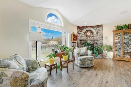 62064A Township Road 730, Clairmont, AB - Indoor Photo Showing Living Room