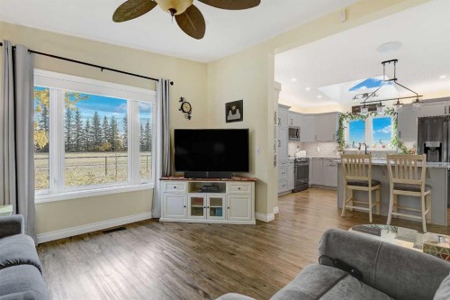 62064A Township Road 730, Clairmont, AB - Indoor Photo Showing Living Room