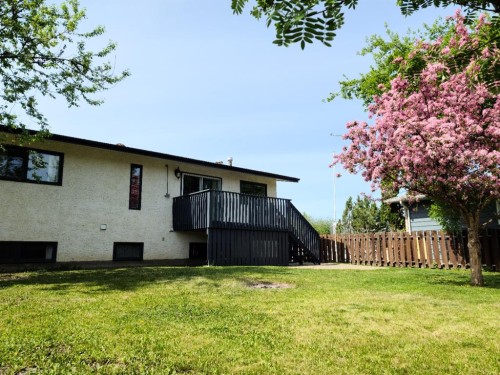 7413 96 Street, Peace River, AB - Outdoor