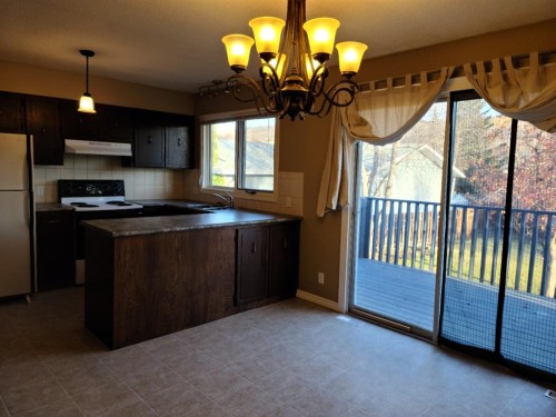 7413 96 Street, Peace River, AB - Indoor Photo Showing Kitchen