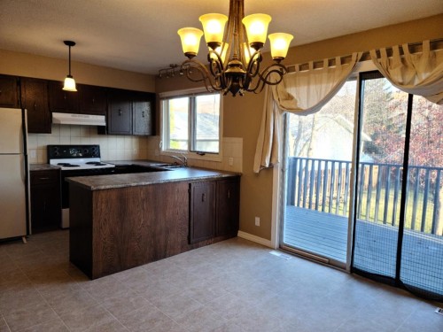 7413 96 Street, Peace River, AB - Indoor Photo Showing Kitchen