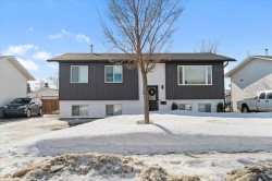 9527 80 Avenue Grande Prairie, AB T8V 5J3