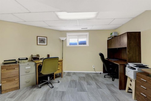 12-712074 Range Rd 55, Grande Prairie, AB - Indoor Photo Showing Other Room